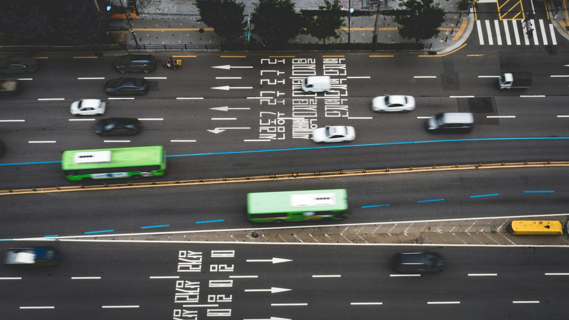 Transforming Mobility: How Smart Roads Propel the Future of Autonomous Driving