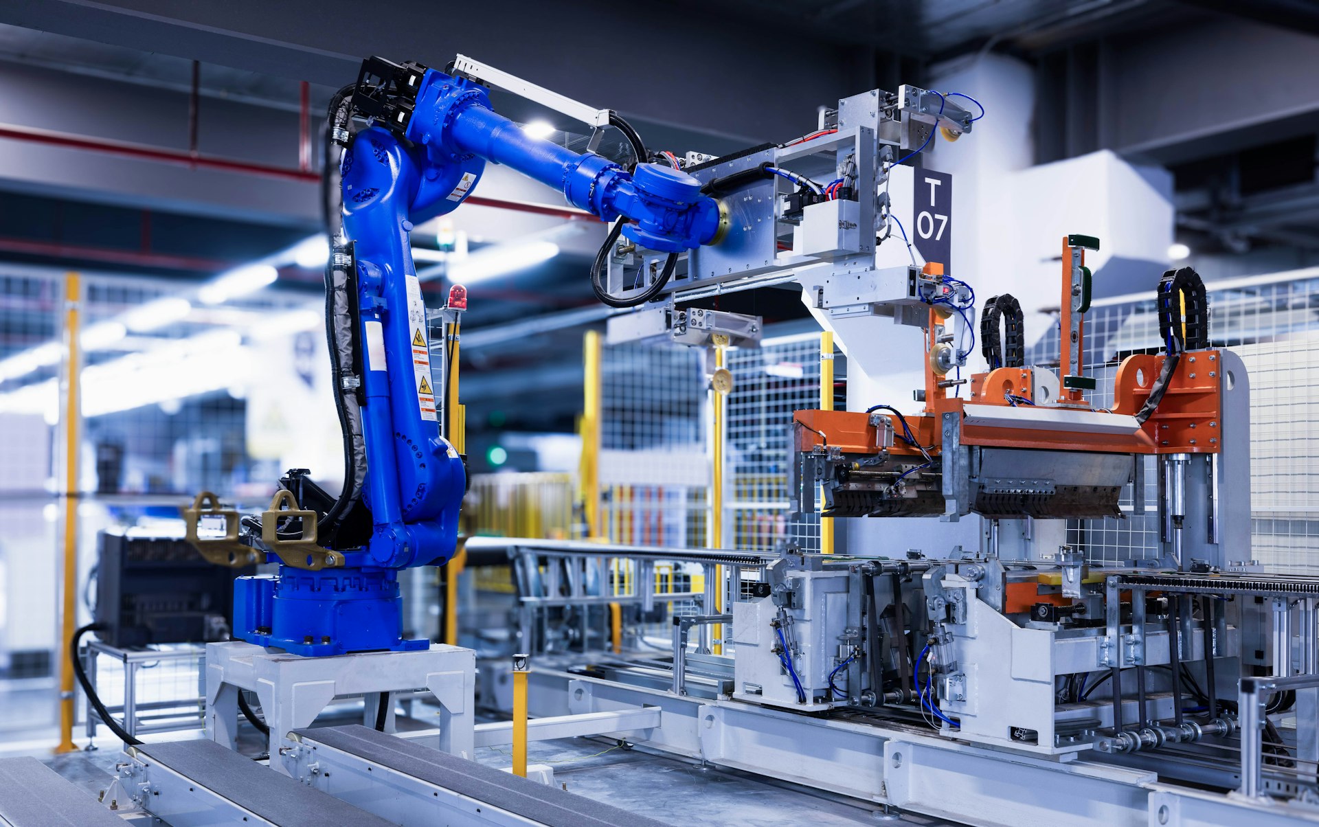 How Robotics Revolutionizes Warehouse Automation: Efficiency, Accuracy, and Workforce Transformation